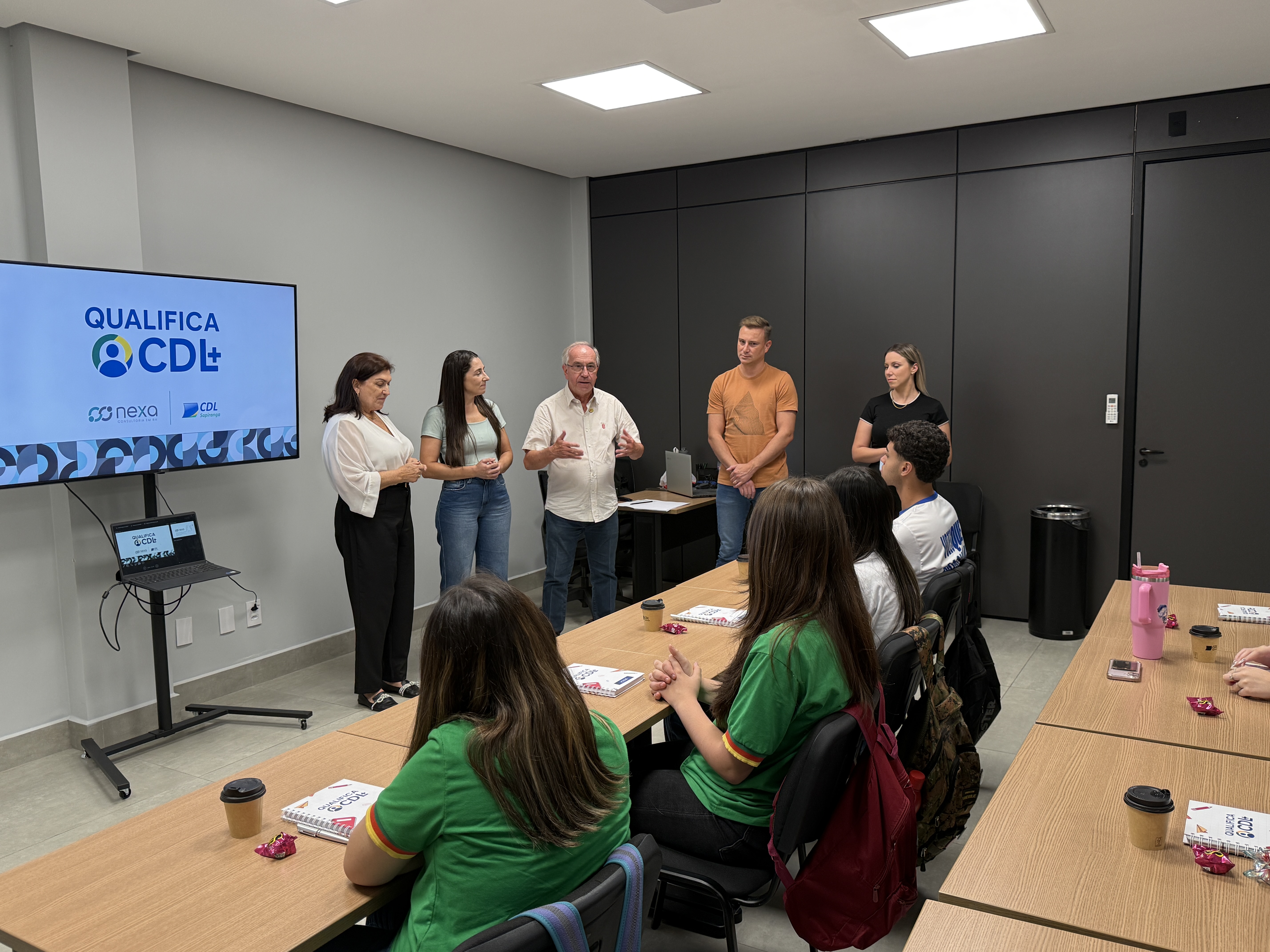 Qualifica CDL inicia nova turma e aproxima jovens do mercado de trabalho