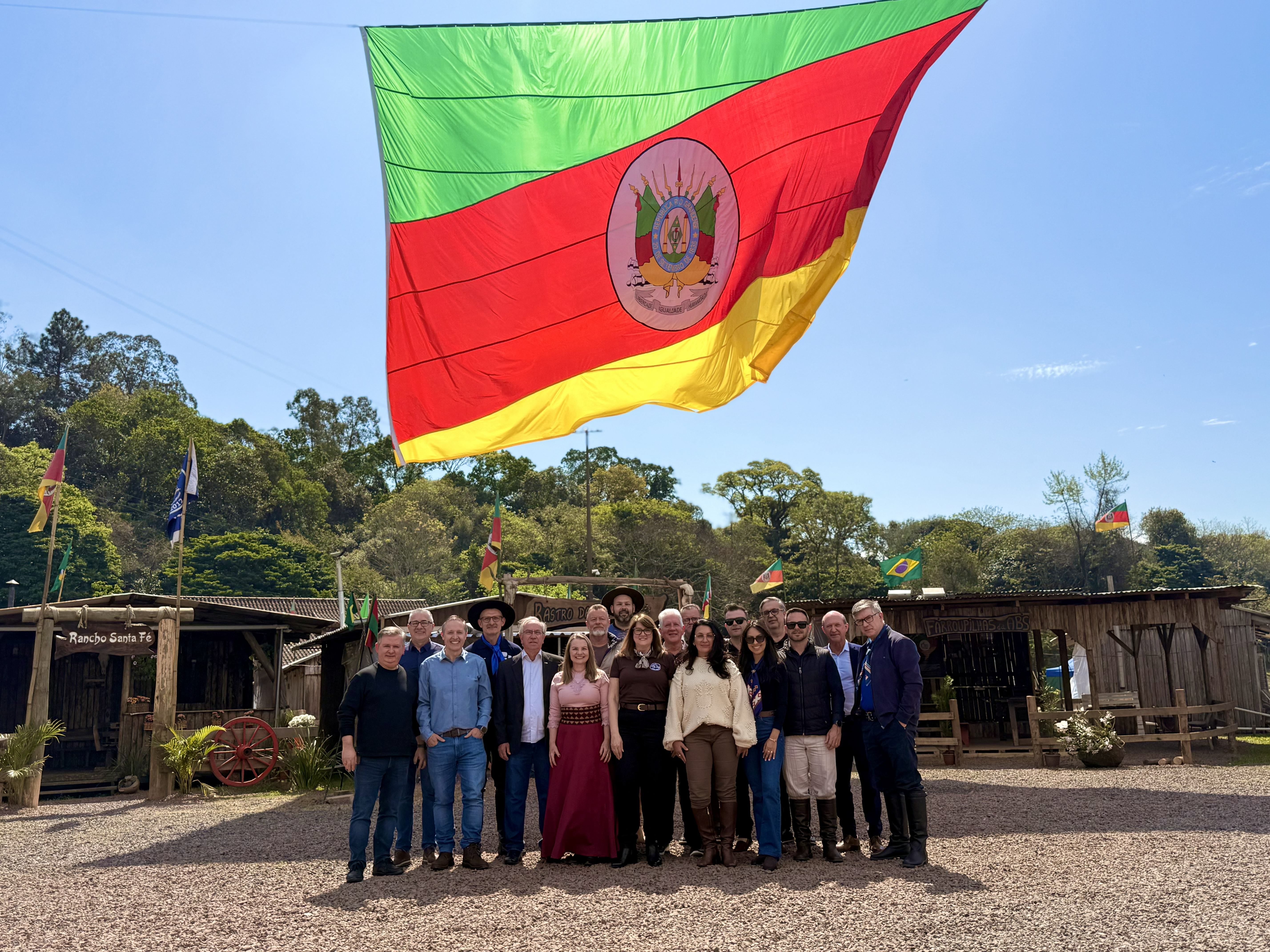CDL Sapiranga reúne associados efetivos em almoço no Acampamento Farroupilha